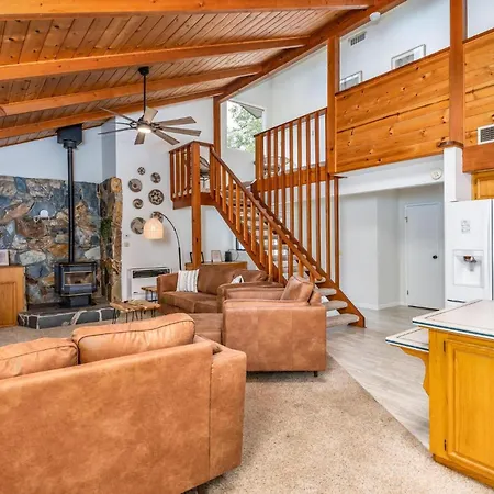 Hodges Hill Hideout W/ Pool, Spa, Bbq - Dog Friendly